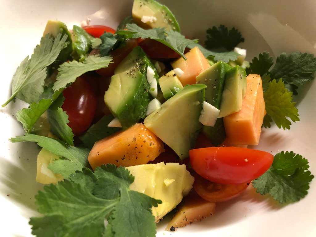 Papaya Salat mit Parmesan | rawfood-and-more